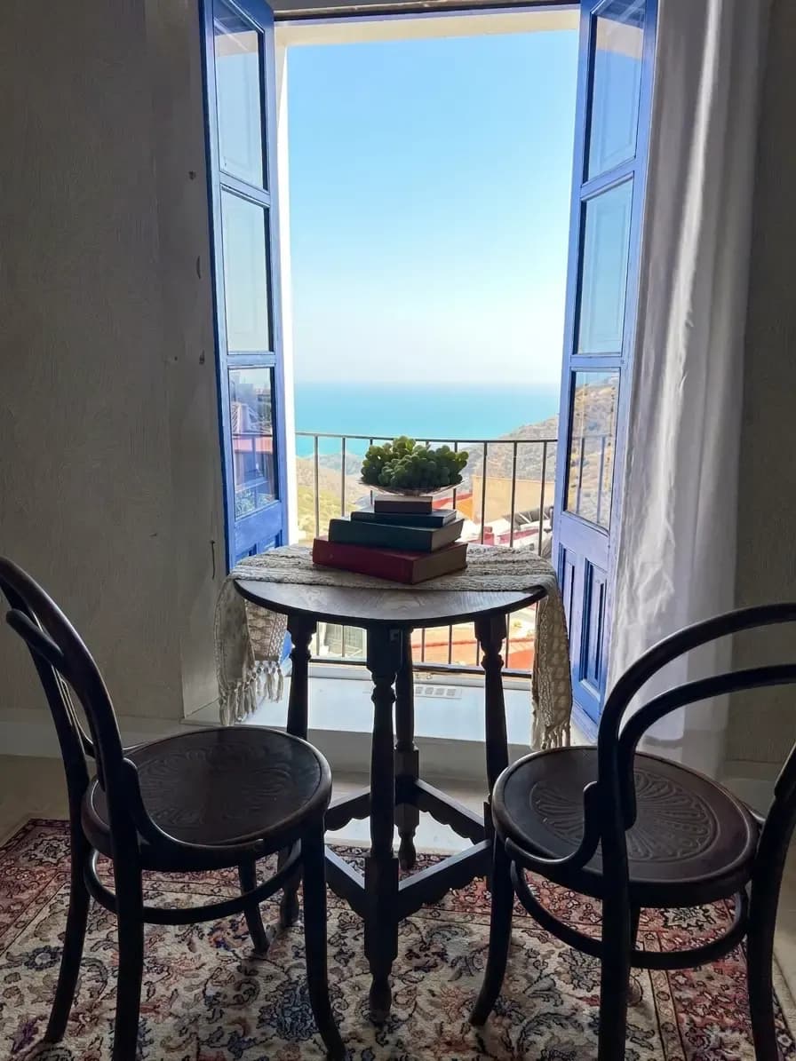 Guest room with sea view at Casa Mariscal
