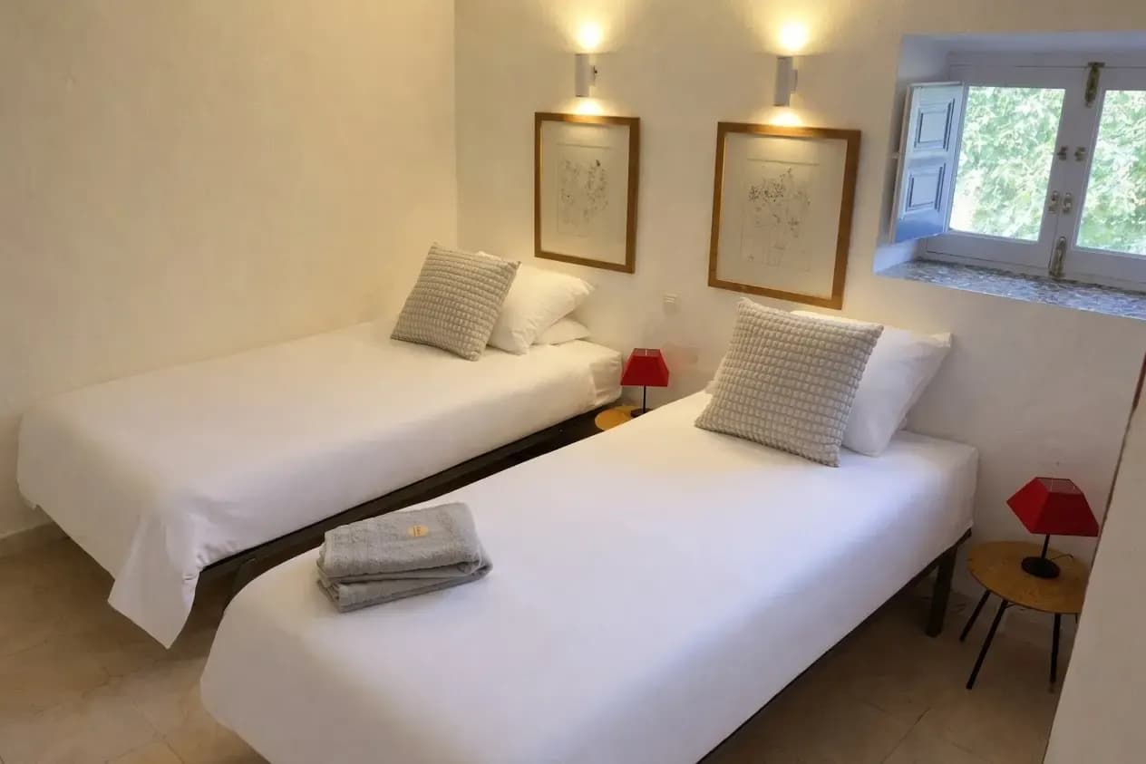 Twin guest bedroom at Casa Mariscal